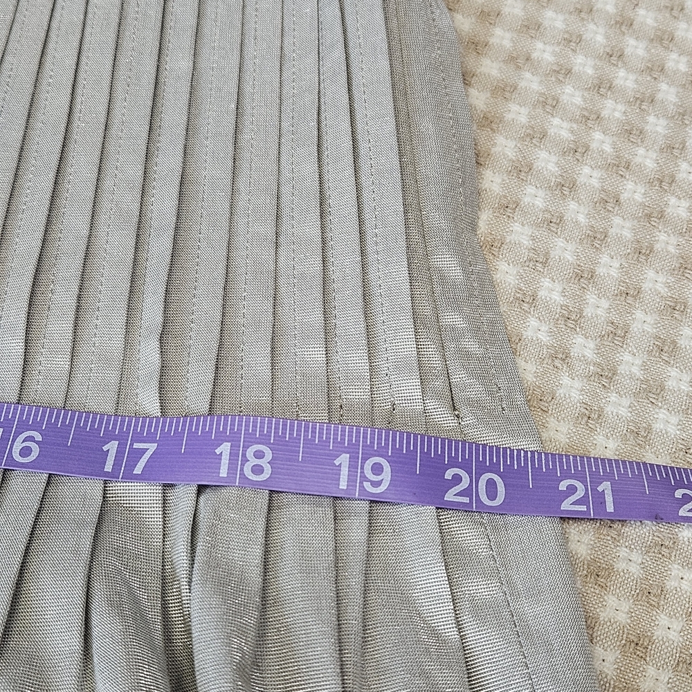 Leggiadro Vintage Y2K Silver Metallic Pleated A-line Cocktail Party Mini Skirt - Picture 8 of 9